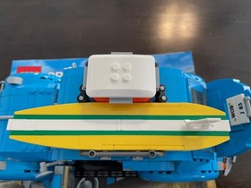 LEGO Creator Expert -- Volkswagen Beetle 10252 w/ instructions