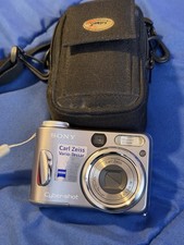 Sony Digital Camera Mod DSC-S60 Cyber Shot Silver Carl Zeiss Preowned with Box