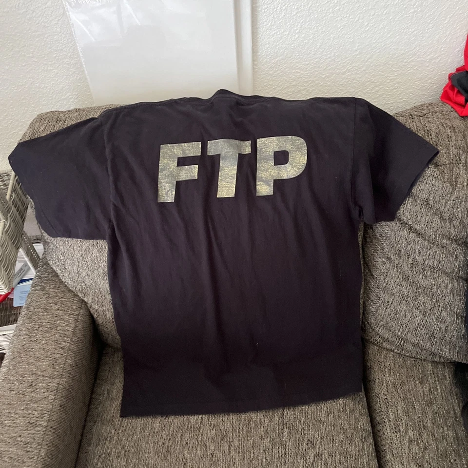 Camiseta FTP 10 Aniversario Logo Foto 2 de 2