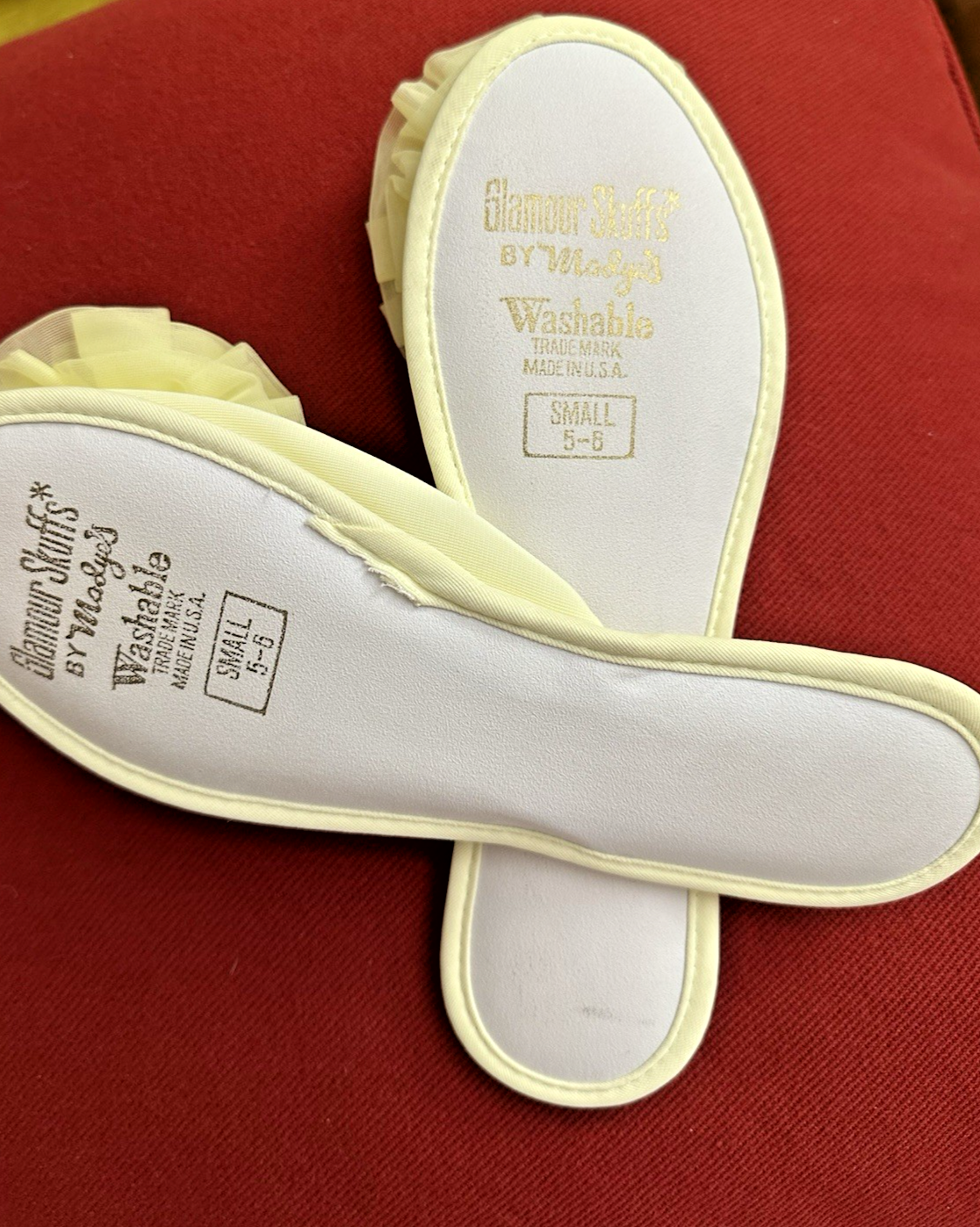 PANTOFOLA D’ORO Vintage NOS Chiffon Giallo Glamour Skuffs di Madye’s SM (5 6)
