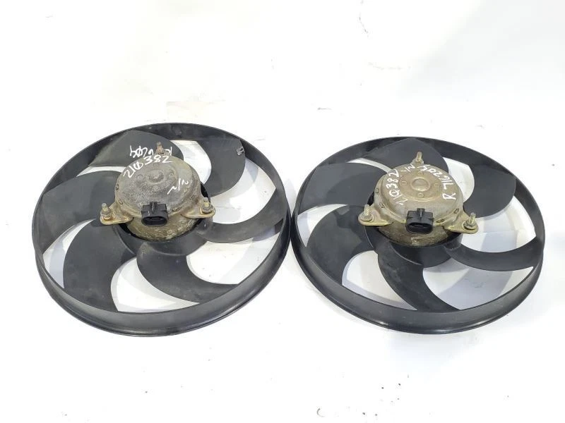 Par de motores de ventilador 4,0 L tracción trasera OEM 1997 1998 1999 Jaguar XK8 Foto 2 de 4