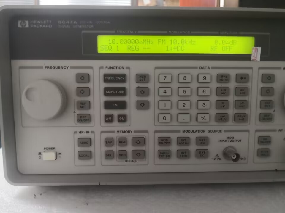 HP 8647A Synthesized Signal Generator - White for sale online | eBay