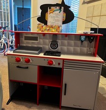 Melissa  Doug Double-Sided Wooden Star Diner Restaurant Play Space