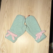 Light Green Knit Girls' Winter Mittens with Pink Bow Accent, One Size