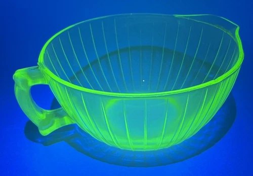 1930s Anchor Hocking Uranium Ribbed Green Handled Batter Mixing Bowl 9” Wide