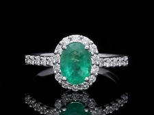 Anello di fidanzamento brillanti smeraldo oro 750 valore 2.550 euro dettagli ...