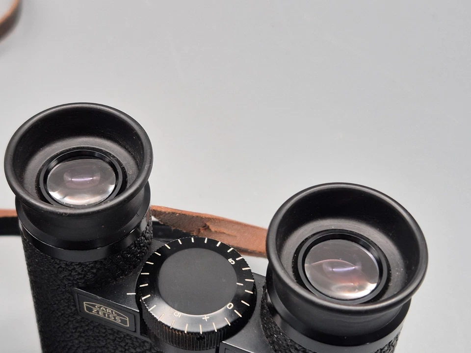 Carl Zeiss Dialyt Fernglas 8x30 B schwarz mit Lederriemen und Ledertasche - Bild 4 von 4