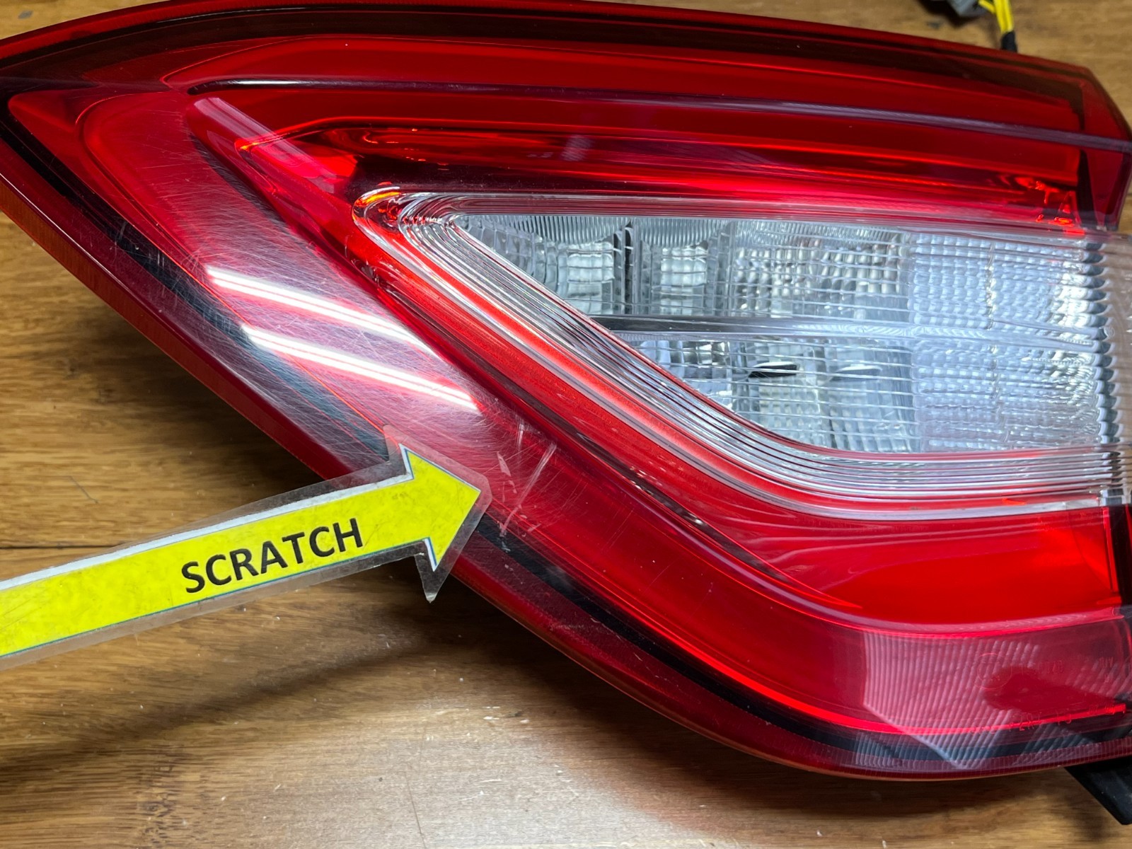 2017-2020 Maserati Levante M161 Rear Right Inner Tail Light 20680203 OEM *NOTE*