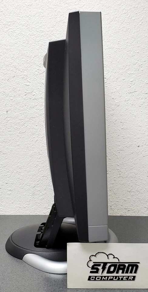 Vintage Compaq Color Monitor 18"  TFT8030 - Image 4 of 4