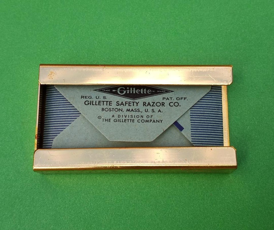 VINTAGE GILLETTE GOLD ARISTOCRAT RAZOR NEW in BOX BLADES UNUSED
