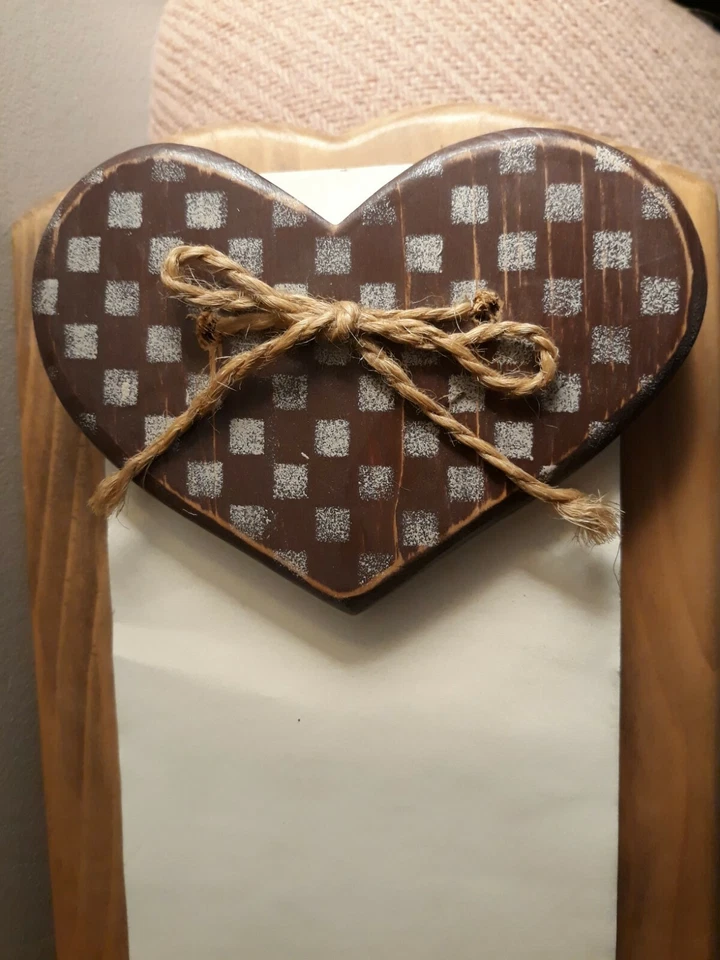 Wooden Heart Note Holder - Image 2 of 4