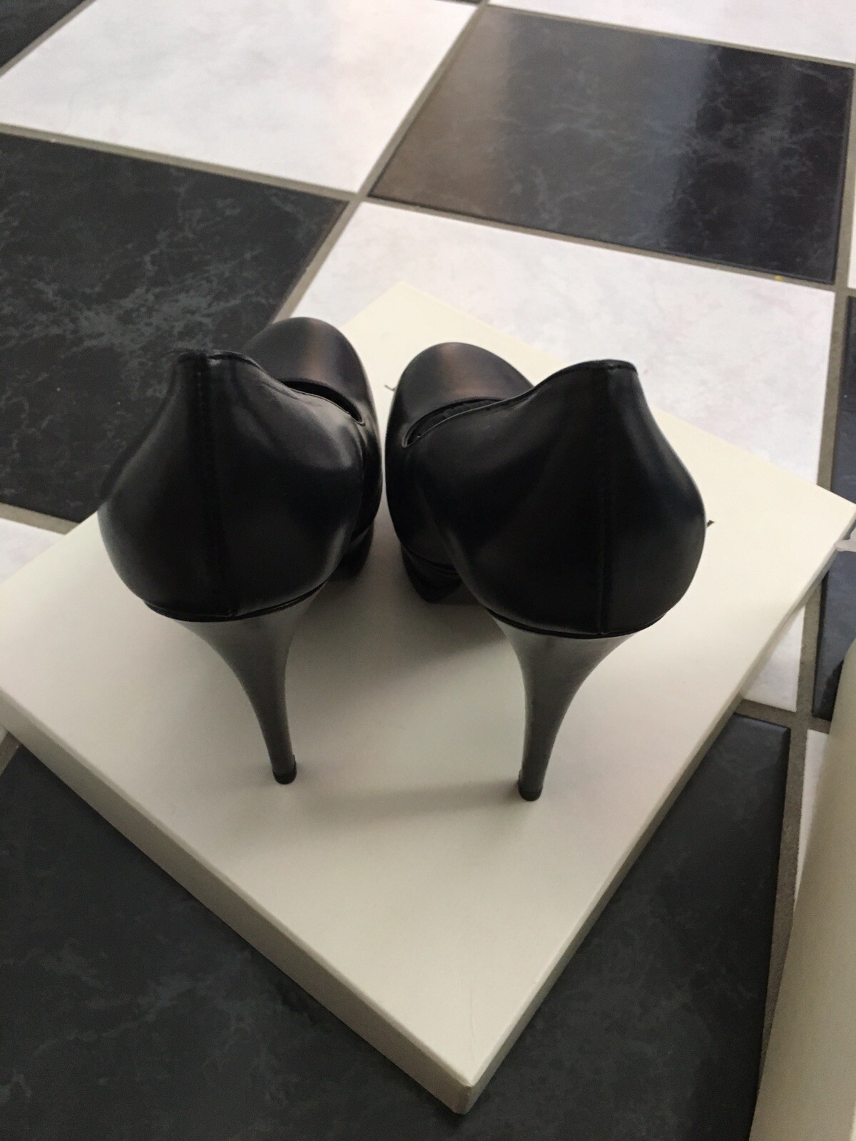 Nuove con scatola décolleté con plateau 100% originali YSL Saint Laurent in pelle nera $850 taglia 37 5