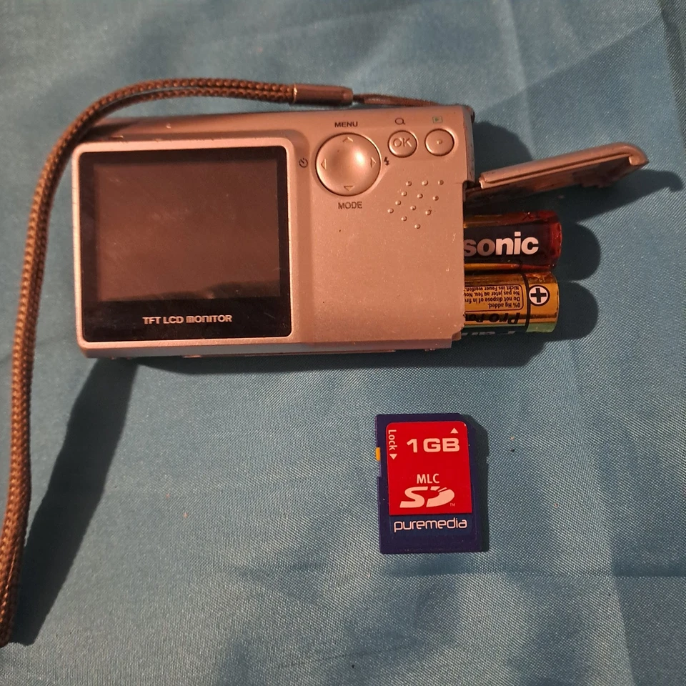 Digital Camera Premier, DS-5057. 5.0 Mega Pixels. tested & working memory card - Image 4 of 4