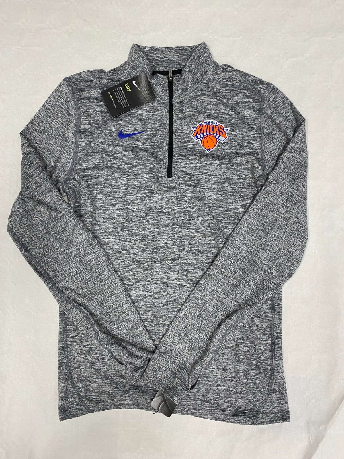 Nike New York Knicks 1/4 Zip Element Dri-FIT Gray Size XL Kids