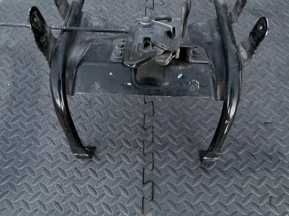 2006-2011 Cadillac Dts Buick Lucerne Hood Latch Support Bracket Brace - Image 4 of 4