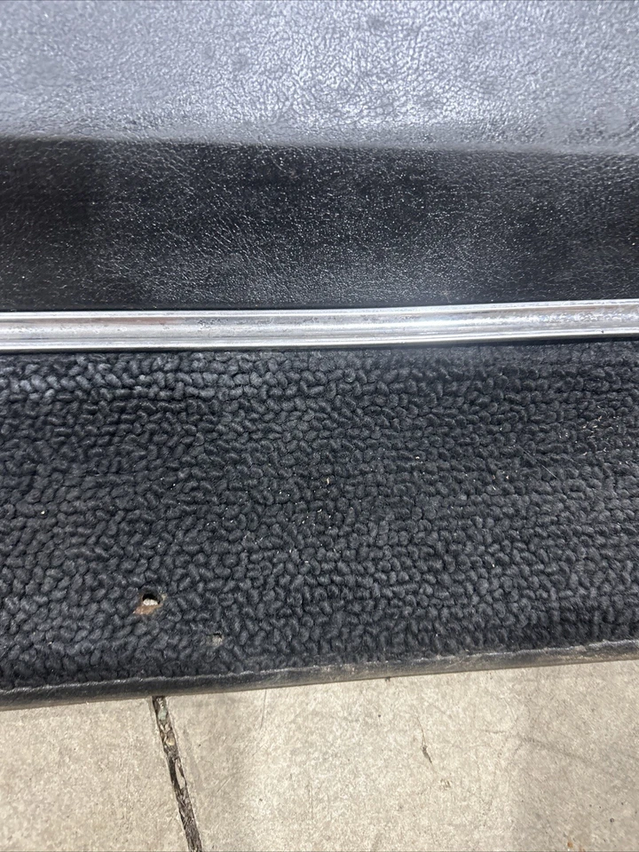 Pontiac Firebird 1969 T/A lado del pasajero panel de puerta de lujo negro original OEM Foto 3 de 4