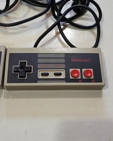 Official Nintendo NES NES-004 OEM 2 Controllers Tested Working!