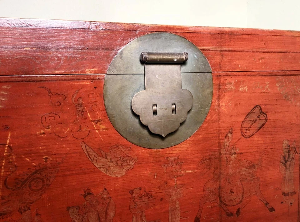  Antigo baú chinês pintado à mão de laca vermelha (3418), por volta de 1800-1849 - Imagem 2 de 4