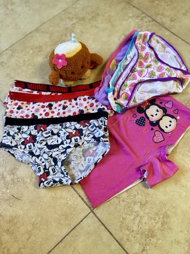 Girls Size 8 Lot Of Underpants Minnie Mouse And Star Wars Grogu - Picture 2 of 5