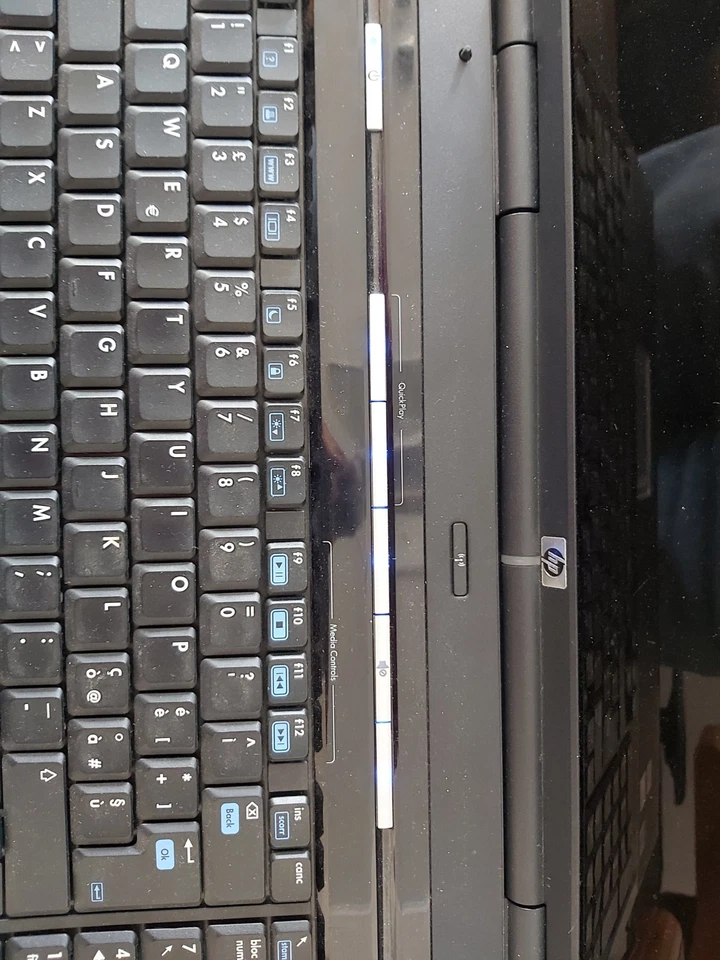 HP Pavilion dv8000 – 17” – Vintage 2004 –  con hard disk e S.O. - Immagine 2 di 4