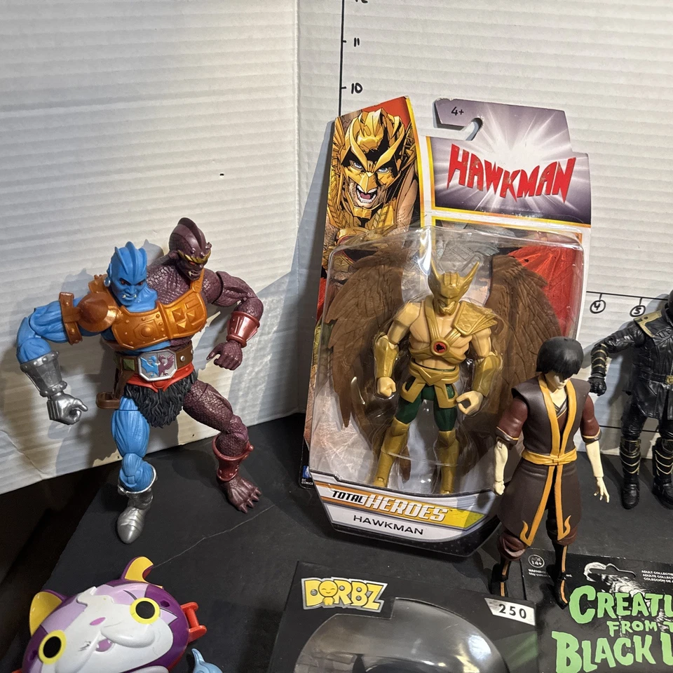 Lote de figuras de acción paquete de basura moderno mixto reacción doblador de aire Hawkman Marvel++ Foto 3 de 4
