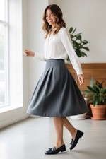 Talbots Women Wool Skirt Size 8 Rear Zip Button Green