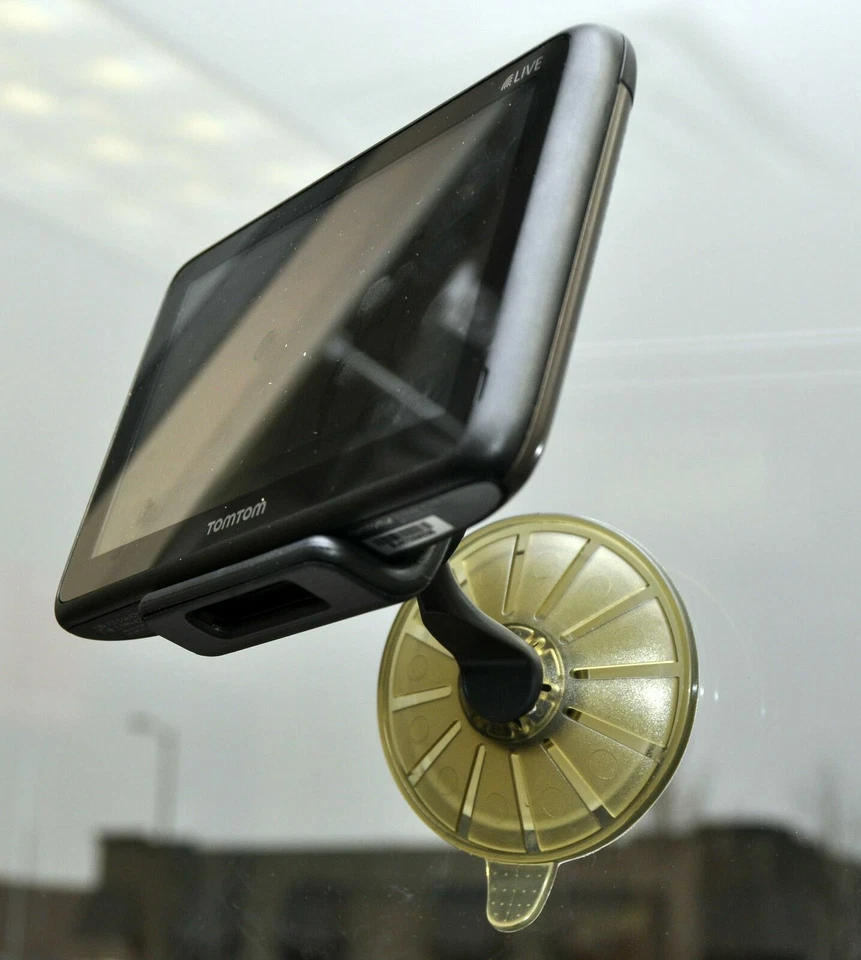 NEW TomTom BLUE & ME 2 Car GPS System USA/Canada/Mexico LIFETIME TRAFFIC fiat - Image 3 of 4