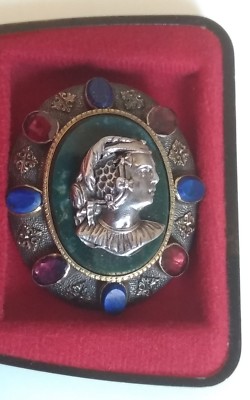 Antike Brosche aus massivem Silber / Gelbgold / Blutjaspis / Granat / Lapislazuli