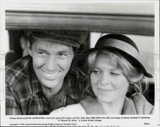 1976 Press Photo David Carradine & Melinda Dillon in "Bound for Glory" Movie