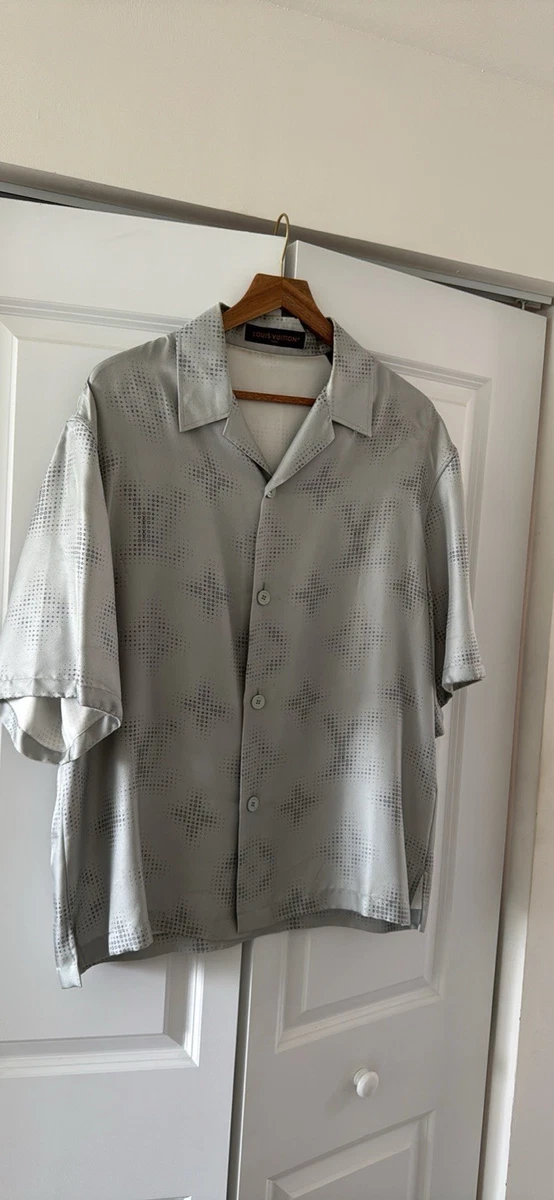 Louis Vuitton Silk Regular Size Casual Button-Down Shirts for Men