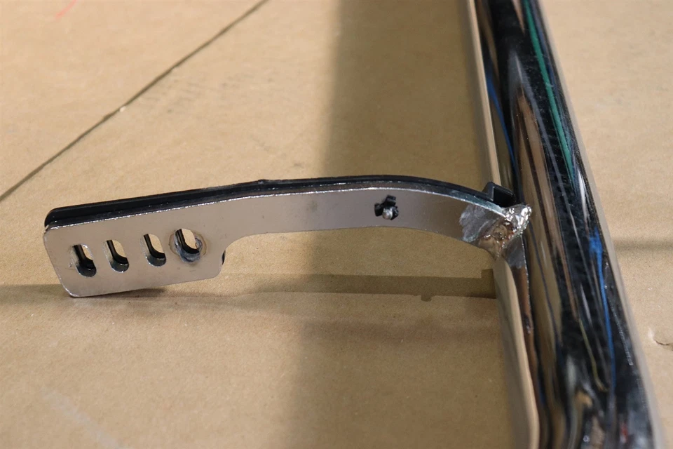 Dodge NIRTO Chrome Tubular Side ROCK Rails Rocker Sill Guards OEM de fábrica - Imagem 3 de 4