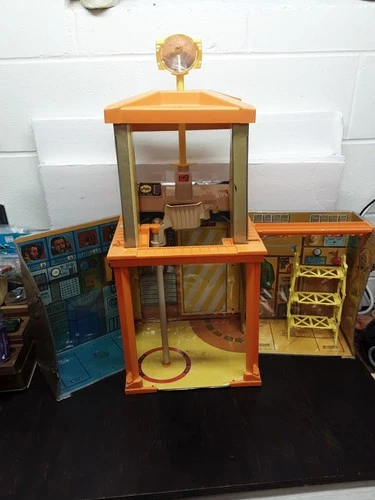 Vintage 1970's Hasbro GI Joe Adventure Team Headquarters