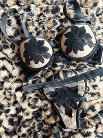victoria secret floral applique bra and panty set