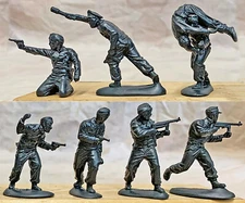 Mars - WWII German Panzer Crew - 15 54mm plastic toy soldiers - colors vary