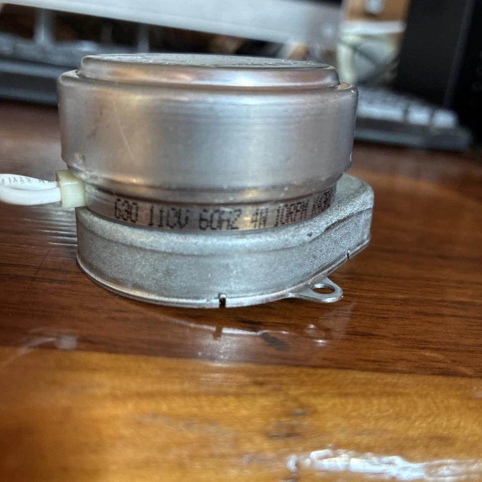 Synchron Clock Motor 630 110V 60HZ 4W 10RPM - Image 4 of 4