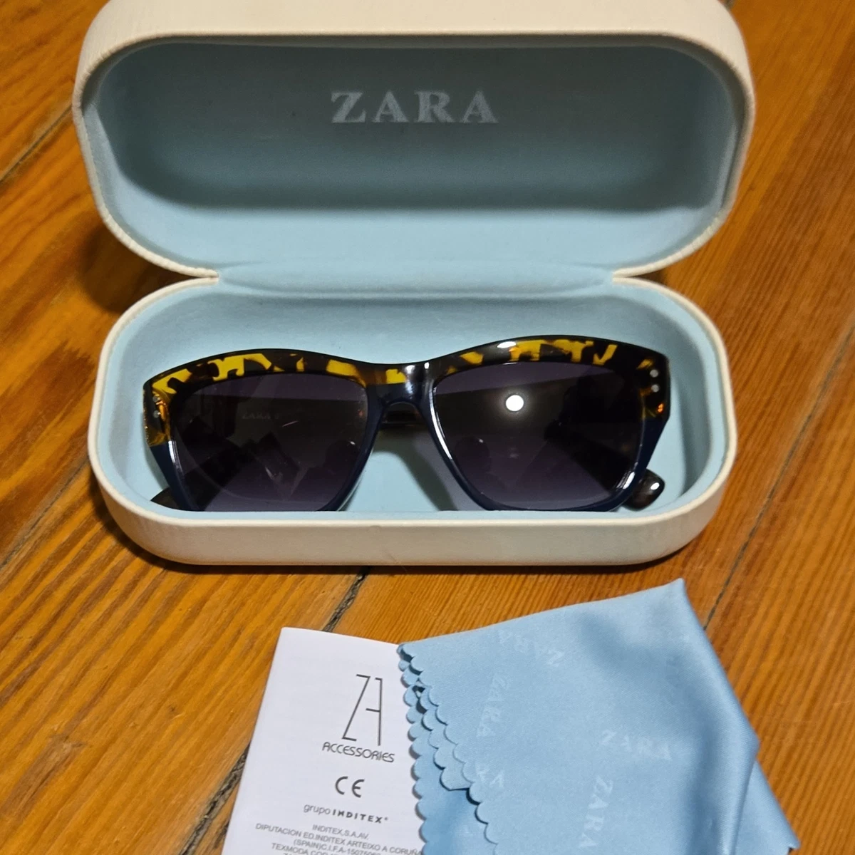 Zara Women display picture 3