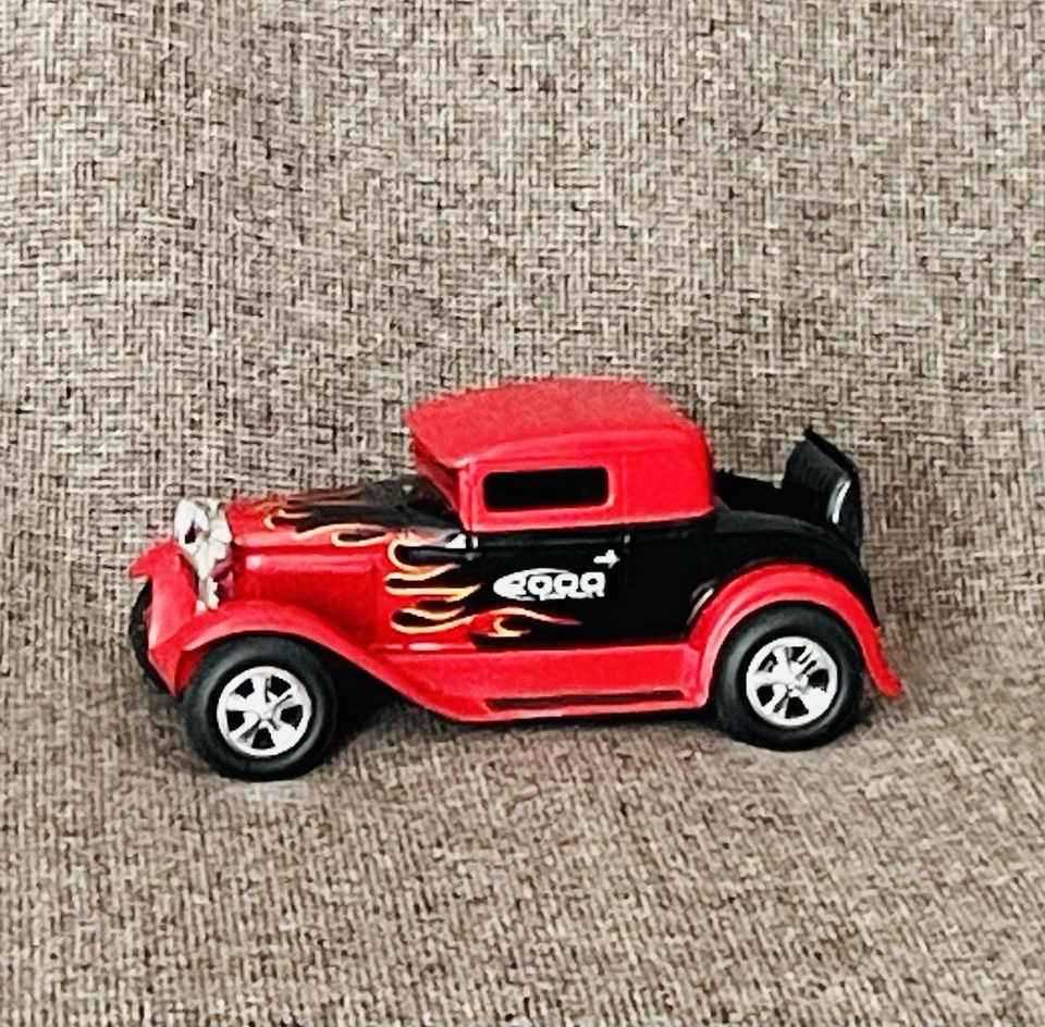 1999 Crown Premiums Die Cast Liberty Classics '32 Ford Roadster Bank (no key) - Image 2 of 4