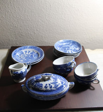 Vintage Blue Willow Made in Japan Small Child  s 10 Piece China Set 1940