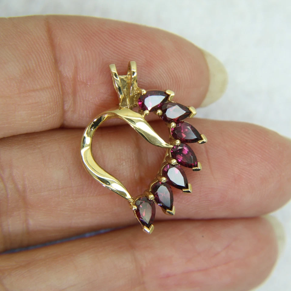 9ct Gold Rhodolite Garnet Heart Pendant - Image 3 of 4