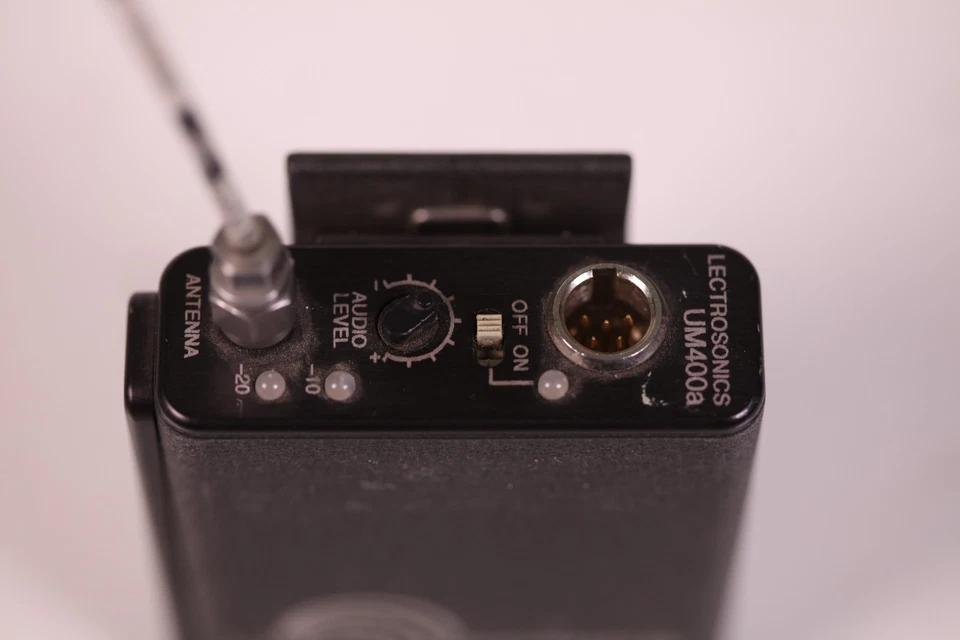 Lectrosonics UM400A Belt Pack Transmitter Block 25 - Image 2 of 4