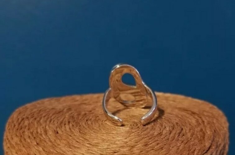 Emmons Ring Silvertone Infinity Adjustable Vintage - image 4