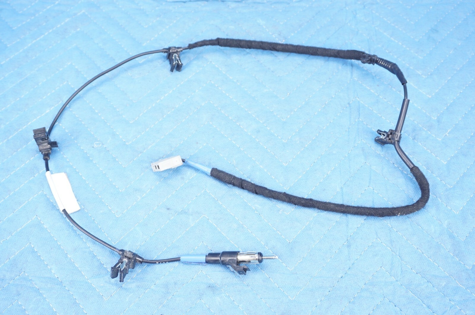 Nissan Titan XD Antenna Feed Line Wiring 28241EZ00C 20162018 OEM eBay