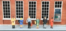 NEW Bachmann Standing Office Workers - HO Scale