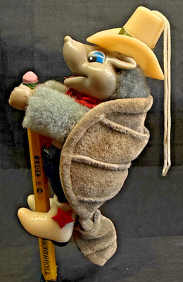 RAD 80s Retro PENCIL HUGGER Texas Armadillo Hat & Boots 4.5''T Ornament