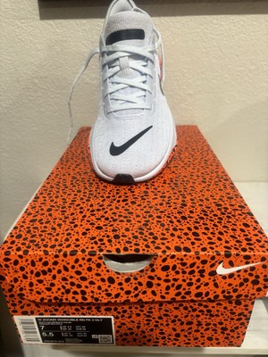 Nike Woman s W Zoomx Invincible 3 Oly Size 6  Multi- Color