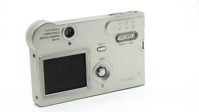 CASIO EXILIM EX-S1シルバー デジタルカメラ CASIO EXILIM EX-S1シルバー デジタルカメラ カード型デジカメの先駆者