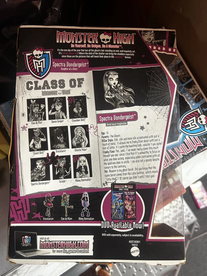 DAMAGED BOX/DOLL NEW Monster High Picture Day Spectra Vondergeist 2012 - Image 4 of 4