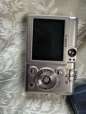 Canon IXUS 50 5.0MP Compact Digital Camera Silver with box and