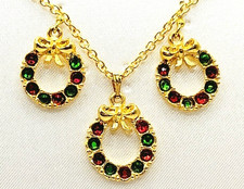 Christmas 2 pc SET Necklace  Earrings Fashion Jewelry Goldtone Wreath Red Green