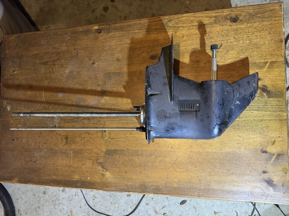 Conjunto de caja de engranajes unidad inferior eje largo Mercury Mariner 20 25 HP 2 tiempos 20" Foto 2 de 4